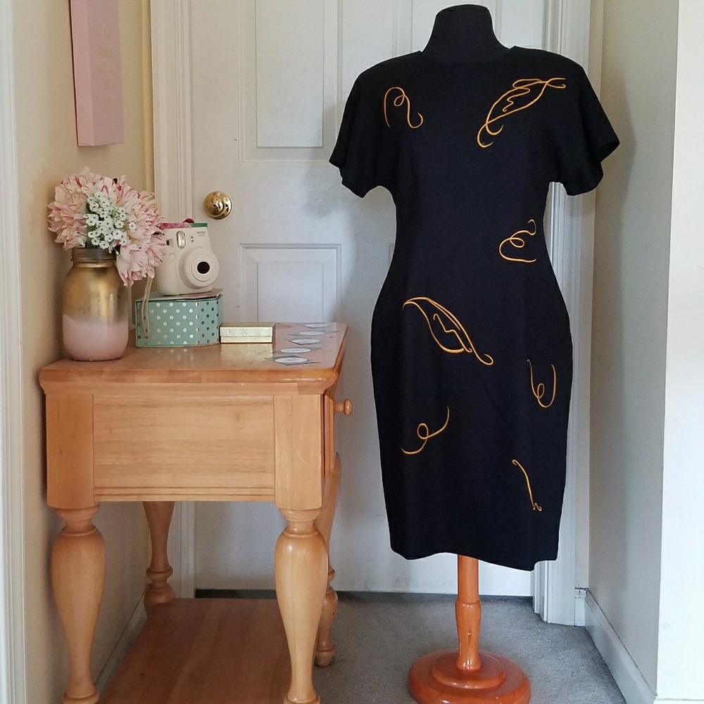 Black vintage dress yellow detail